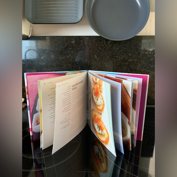 Bite Size Make It Yourself Hardcover Cookbook, with dust jacket - Picture 5 of 10
